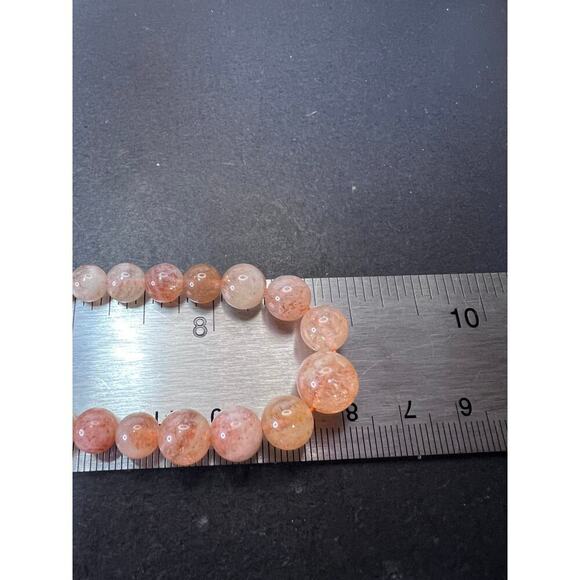 Sunstone graduated bead necklace 18 inches with sterling clasp - Picture 9 of 9